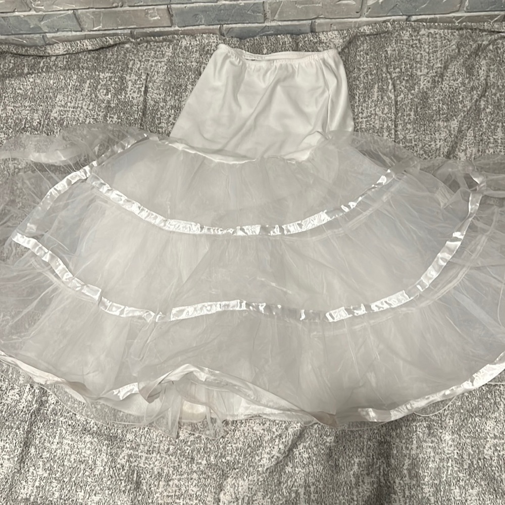 Trumpet dress under garment